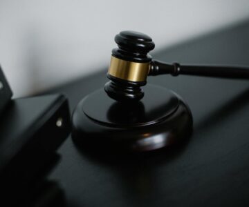 close up photo of wooden gavel